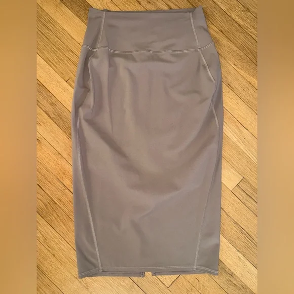 NWOT Lululemon Nulu Slim-Fit High-Rise Skirt in Taupetastic - Picture 5 of 9